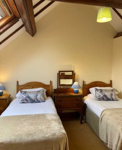 Granary - twin bedroom