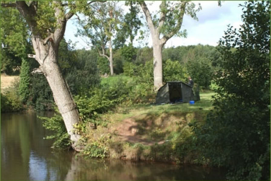 Setting up for night fishing on The Furnace Pool